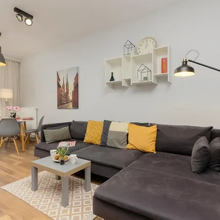 Apartment Elegant With Balcony In Close To The Airport By Renters *