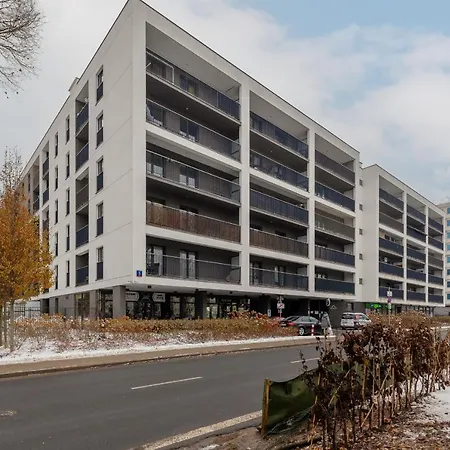 Elegant With Balcony In Close To The Airport By Renters * Warsaw