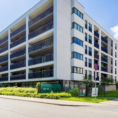Apartmán Elegant With Balcony In Close To The Airport By Renters